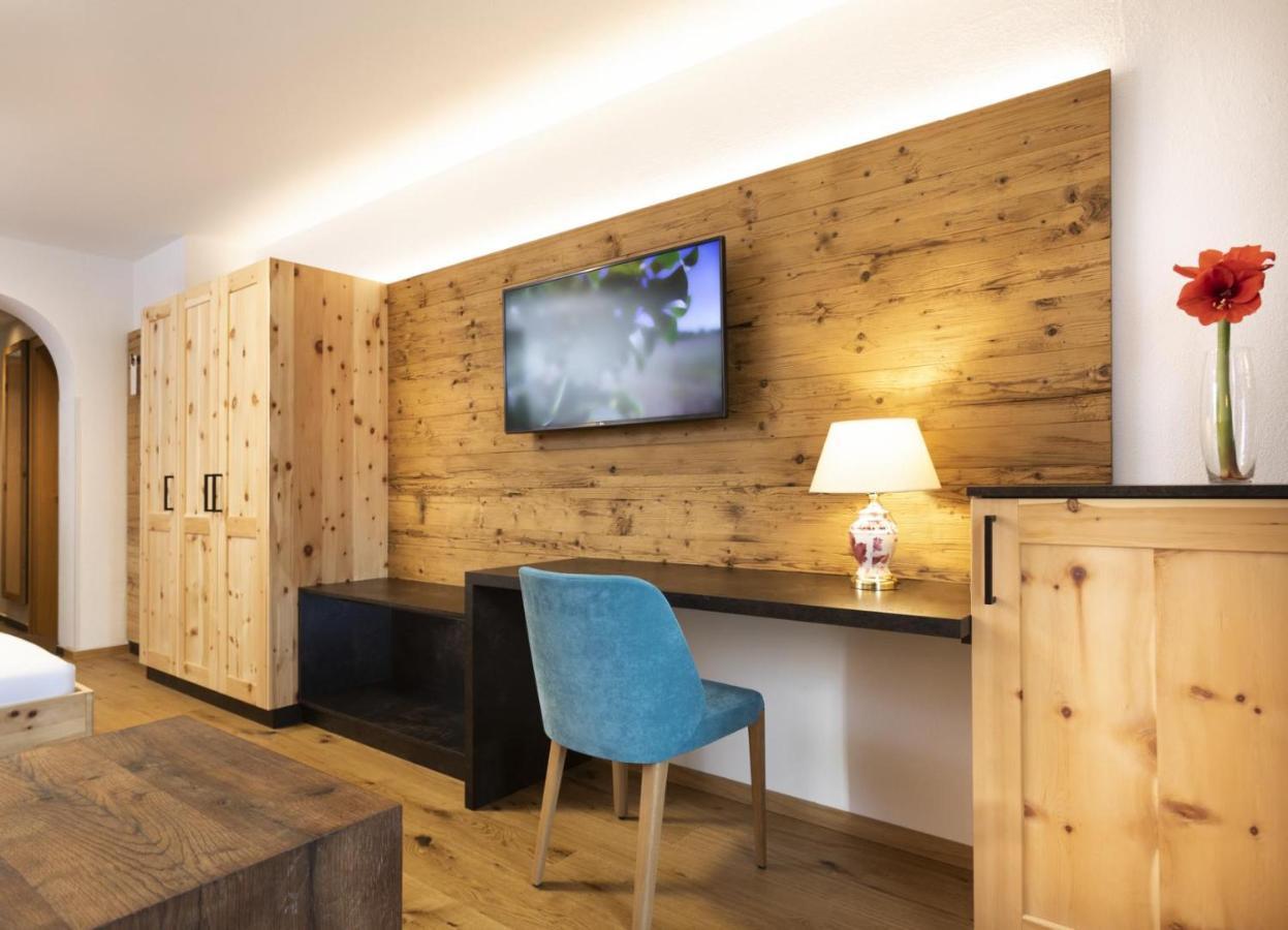 Hotel Garni Tirol Ladis Ngoại thất bức ảnh