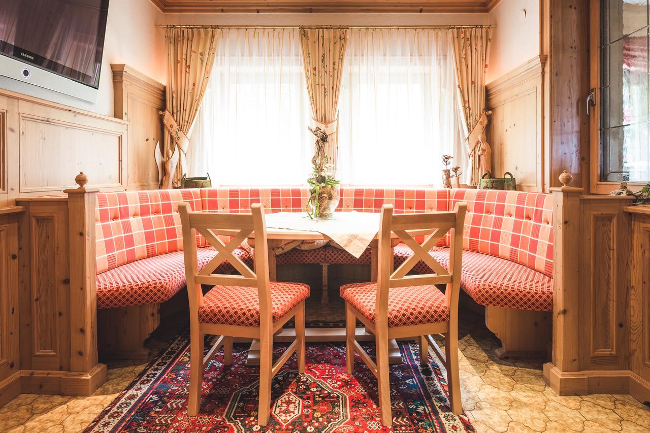 Hotel Garni Tirol Ladis Ngoại thất bức ảnh